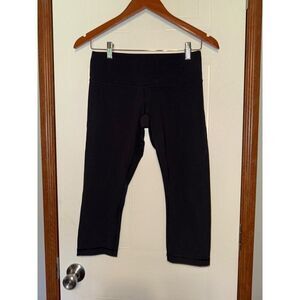 Lululemon Black Crop Capri Length Leggings Size 6